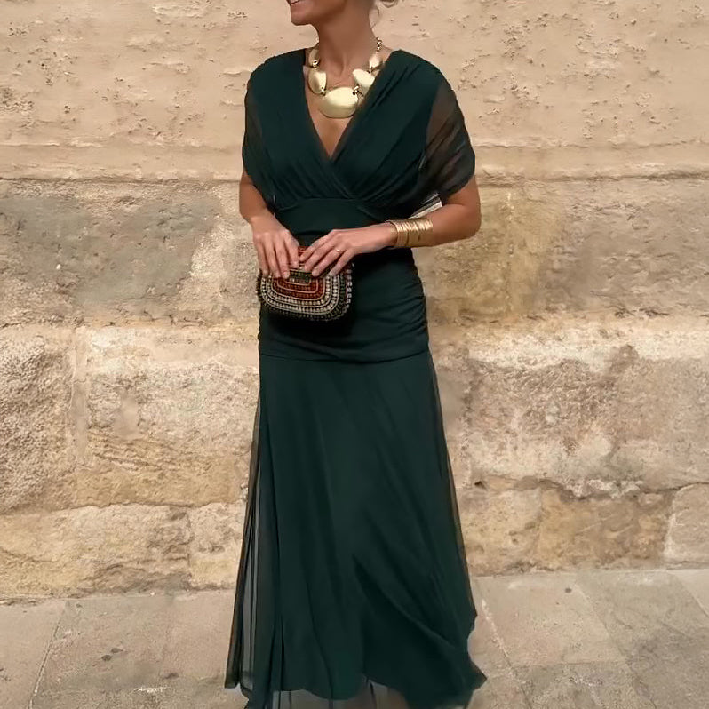 Luisa V-kaelusega kleit