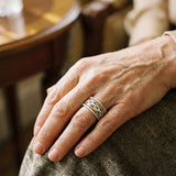 Knitted shiny ring with zircon