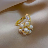 Adjustable ring with soft pearls