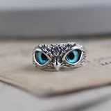Adjustable lucky owl ring in silver with opal