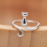 Adjustable silver ring with a cat