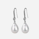 Evelyn | Hand-made earrings with natural sparkling pearls