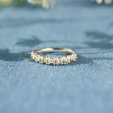 Silver ring with small daisy