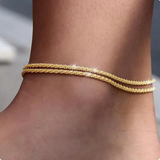 Wristlet with chain for a beach holiday