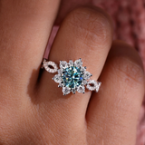 Flower-shaped ring with turquoise crystal