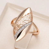 Elegant Double-Ended Diamond Ring in Gold