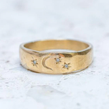 Classic Vintage Ring in Gold and Silver