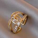 Elegant Ring with a Knot