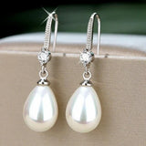 Evelyn | Hand-made earrings with natural sparkling pearls