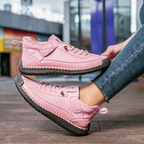 NAISTE TOETAVAD SNEAKERID